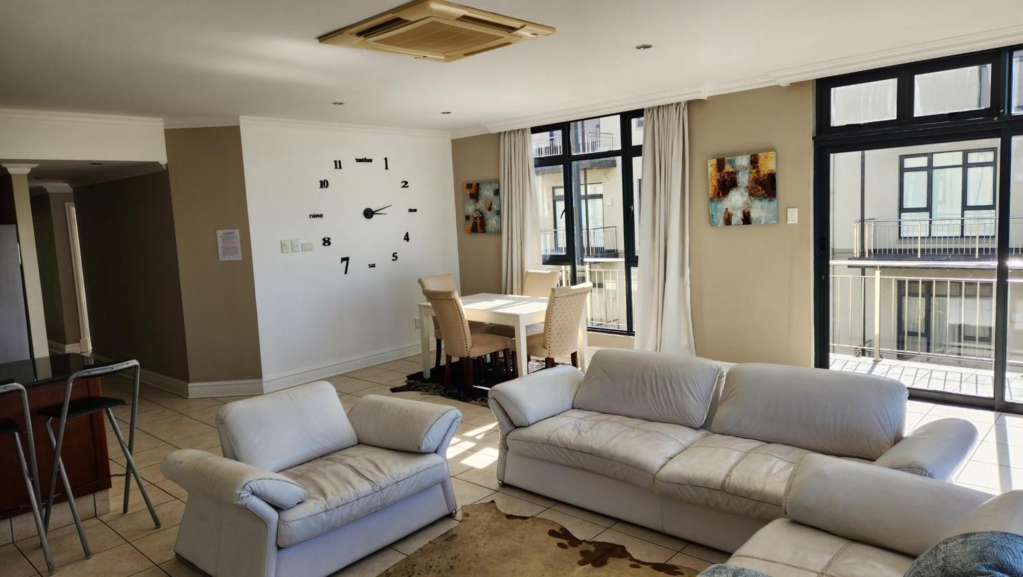 Appartement Front - Regal 6 Sleeper Across The Ocean Durban