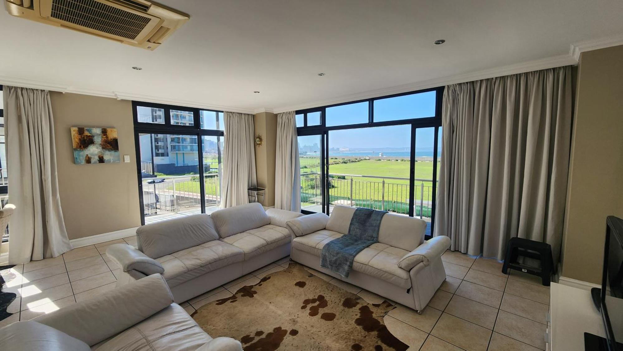 Appartement Front - Regal 6 Sleeper Across The Ocean Durban